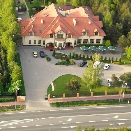 Hotel Maxima Wolanów 外观 照片